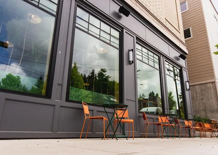 Lolo Pass Hotel Portland